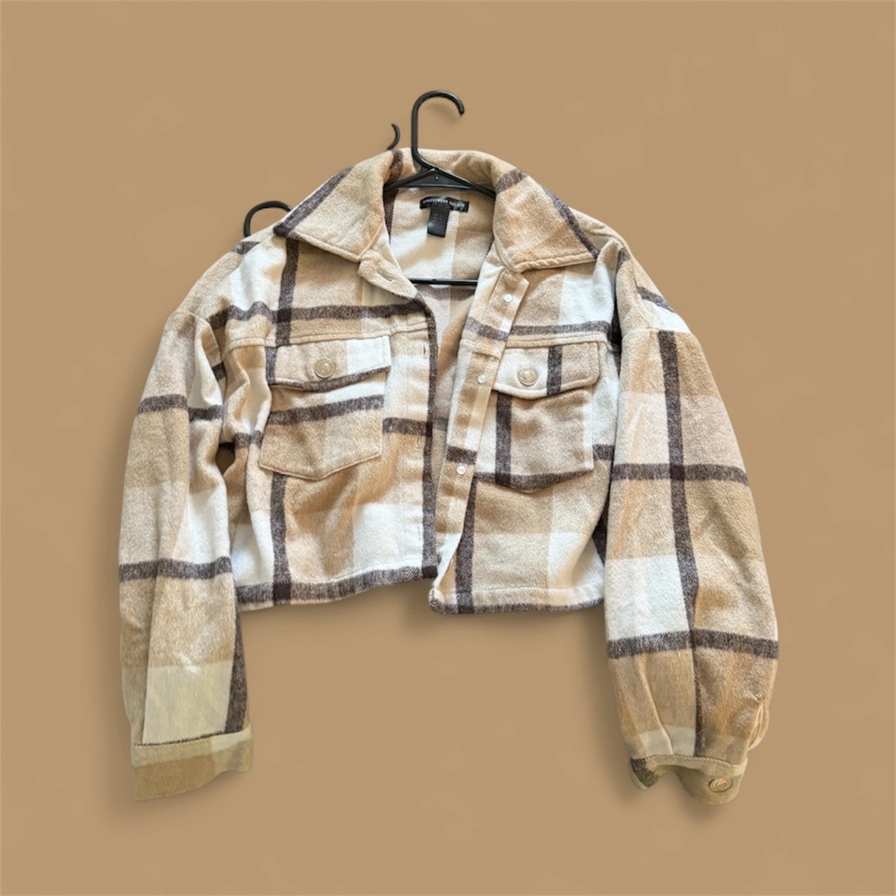 Cropped Plaid Shacket – Beige & Brown